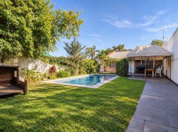 Casa · 360m² · 8 Ambientes · 3 Cocheras · Casa 8 Ambientes Multifamiliar | Parque Libre | Morón