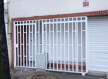 Casa · 121m² · 2 Dormitorios · 1 Cochera · Alquiler - Casa - 2 Dorm. - Rosario