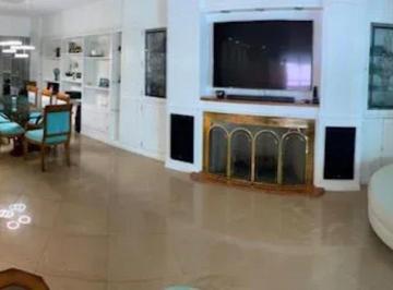 Departamento · 197m² · 5 Ambientes · 2 Cocheras · Venta Piso 5 Ambientes C/3 Cocheras en Belgrano C