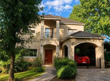 1-Frente · Casa en Venta en Hudson — Amplios Espacios, Parque y Piscina