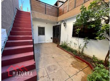 PH · 80m² · 2 Ambientes · 1 Cochera · PH en Venta - Caseros Centro
