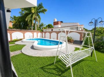Casa · 200m² · 4 Ambientes · 1 Cochera · Casa Para 8 Personas con Parque - Quincho - Pileta