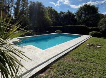 Casa · 300m² · 7 Ambientes · 2 Cocheras · Casa Para 11 Personas Pileta Parque Quincho