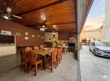 Casa · 400m² · 3 Dormitorios · 6 Cocheras · Casa 5 Ambientes, con Patio, Quincha y Pileta. Cocheras Varios Autos, en Piñeyro