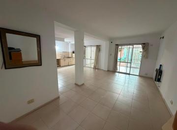 Casa · 120m² · 3 Ambientes · 1 Cochera · Casa en Alquiler Barrio Jardín Espinoza con Pileta