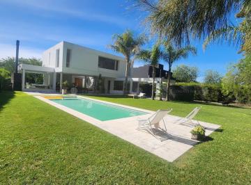 Casa · 300m² · 4 Ambientes · 4 Cocheras · Casa Chalet en Alquiler en El Encuentro, General Pacheco, Tigre