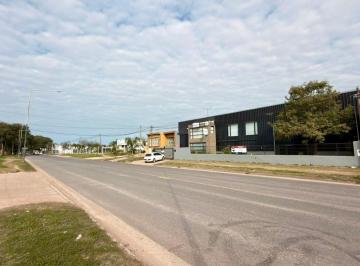 Bodega-Galpón · 900m² · Propiedad Industrial 3 Naves + Oficinas + Terreno