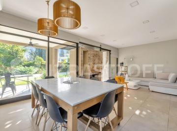 Casa · 175m² · 5 Ambientes · 5 Cocheras · Casa en Venta en Manzanares Chico