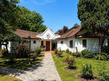 Quinta vacacional · 700m² · 7 Ambientes · Casa Quinta en Venta en Pilar, G. B. a. Zona Norte, Argentina