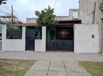 PH · 91m² · 2 Ambientes · 1 Cochera · PH en Venta en Gregorio de Laferrere.