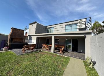 Casa · 120m² · 2 Ambientes · Casa Chalet en Venta en City Bell, La Plata, G. B. a. Zona Sur