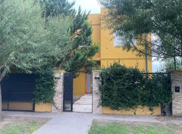 Casa · 162m² · 8 Ambientes · 2 Cocheras · Casa en Tierra de Sueños 2