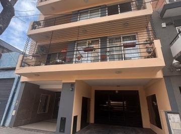 Departamento de 1 ambiente, Monte Castro · 1 Amb Amplio Contrafrente Balcon a 300 m del Centro Comercial Jonte