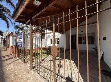 Casa · 95m² · 4 Ambientes · 1 Cochera · Casa en Alquiler en Villa Ballester