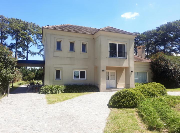Casa · 180m² · 4 Ambientes