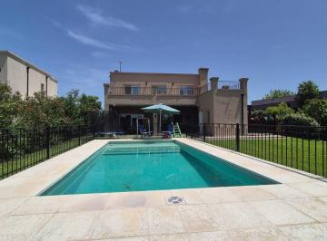 Casa · 160m² · 4 Ambientes · 3 Cocheras · Casa en San Matias