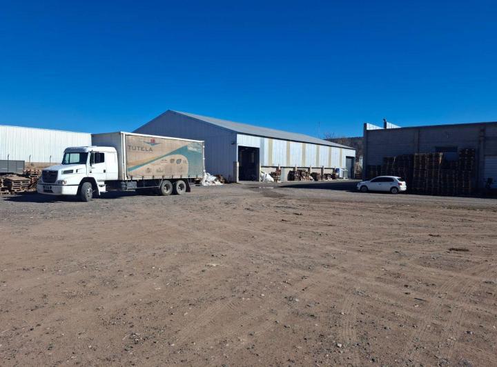 Bodega-Galpón · 2460m²