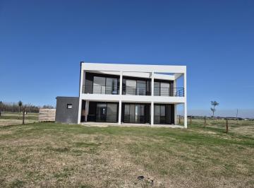 Casa · 183m² · 4 Ambientes · 2 Cocheras · Venta Casa Puertos del Lago Nativas - Vista a La Laguna