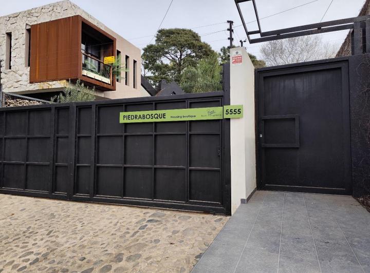 Casa · 115m² · 5 Ambientes · 2 Cocheras