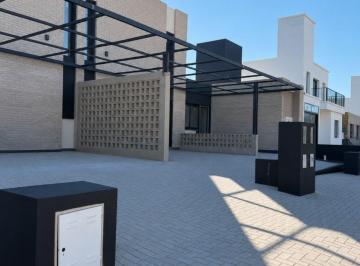 PH · 90m² · 2 Dormitorios · 2 Cocheras · PH en Colinas de Manantiales