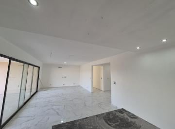 Casa · 165m² · 4 Ambientes · 2 Cocheras · Venta de Casa en San Sebastian Area 1 - 4 Ambientes Pileta