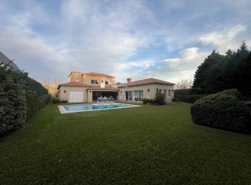 Casa · 365m² · 5 Ambientes · 1 Cochera · Casa en Alquiler en Ayres de Pilar, Pilar, G. B. a. Zona Norte