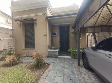 Casa · 220m² · 6 Ambientes · 1 Cochera · Venta Casa 6amb - Quincho
