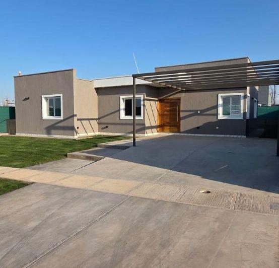 Casa · 151m² · 6 Ambientes · 2 Cocheras