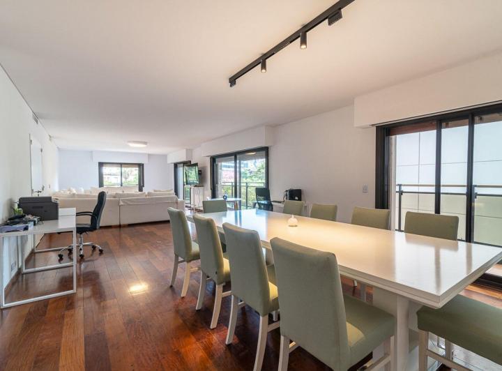 Departamento · 252m² · 7 Ambientes · 1 Cochera
