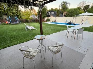 Casa · 63m² · 3 Ambientes · 2 Cocheras · Venta Casa 3 Ambientes con Parque Piscina y Espacio Verde Villa Rosa Pilar