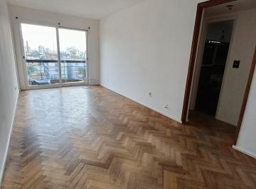 Departamento de 3 ambientes, Floresta · Depto 3 Amb Al Frente, en Alquiler en Floresta.