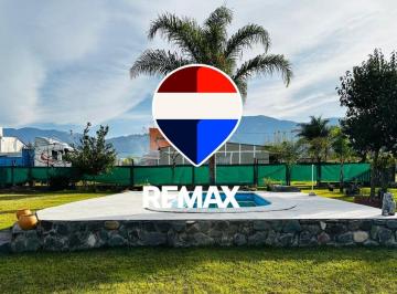 Casa · 90m² · 2 Ambientes · Casa en Venta en Campo Quijano con Pileta