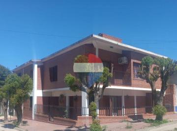 Casa · 275m² · 7 Ambientes · Venta Casa 4 Dorm B° Chijra