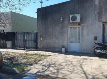 Casa · 118m² · 8 Ambientes · 1 Cochera · Se Vende Casa, Ubicada en San Jerónimo Norte.