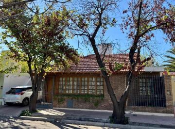 Casa · 170m² · 5 Ambientes · 2 Cocheras · Casa Corazón Dorrego 3 Hab, Guaymallén, Mza.