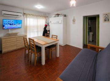 Departamento · 43m² · 2 Ambientes · Venta Departamento 2 Ambientes Flores con Balcon