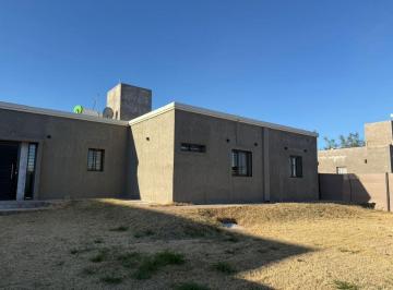 Casa · 180m² · 5 Ambientes · 2 Cocheras · Casa Apta Crédito. Barrio Casa Quinta. Santa Lucia