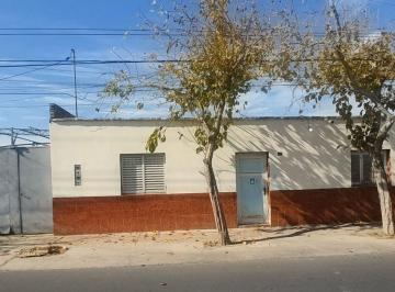 Casa · 183m² · 4 Ambientes · Venta de Casa Mixta, 3 Dorm.. Santa Lucia