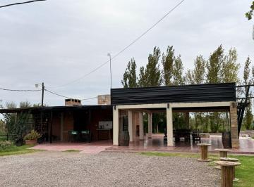 Casa · 200m² · 8 Ambientes · 2 Cocheras · Alquiler Casa Residencial/comercial. Pocito