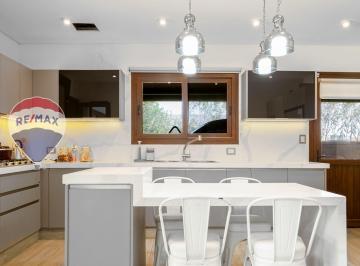 Casa · 190m² · 5 Ambientes · Casa en Venta Canning Santa Rita