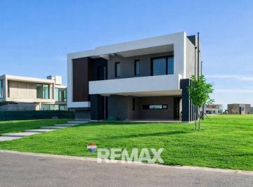 Casa · 318m² · 4 Ambientes · 2 Cocheras · Casa a Estrenar en Terralagos Canning