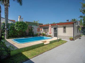 Casa · 89m² · 4 Ambientes · 3 Cocheras · Venta Casa con Parque y Pileta en Aldo Bonzi