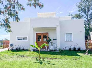 Casa · 154m² · 5 Ambientes · 1 Cochera · Venta Casa San Ramon 4 Ambientes