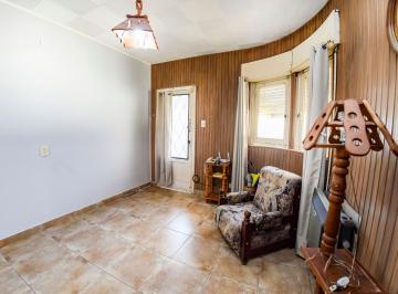 Casa · 120m² · 3 Ambientes · 2 Cocheras · Venta! Casa de 2 Dorm. y Patio en Azcuenaga