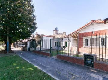 Casa · 86m² · 3 Ambientes · 1 Cochera · Casa en Venta 3 Ambientes Cochera Ezpeleta Quilmes