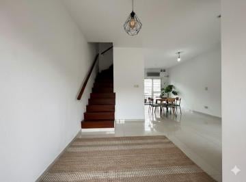Casa · 75m² · 4 Ambientes · 1 Cochera · Dúplex 4 Amb C/cochera Apto Crédito, Monte Grande