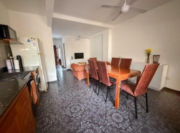 PH · 49m² · 3 Ambientes · 1 Cochera · Venta PH 3 Amb. con Patio en Wilde Centro