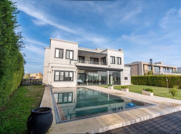 Casa · 290m² · 4 Ambientes · 2 Cocheras · Venta Casa Las Golondrinas 4 Ambientes Al Agua