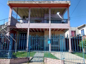 Casa · 63m² · 3 Ambientes · 1 Cochera · Casa en Venta en Block 3 Ambientes en Moron