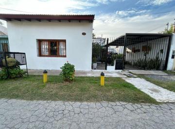 Casa · 160m² · 6 Ambientes · 1 Cochera · Venta Casa en Llavallol 5 Ambientes Oportunidad!